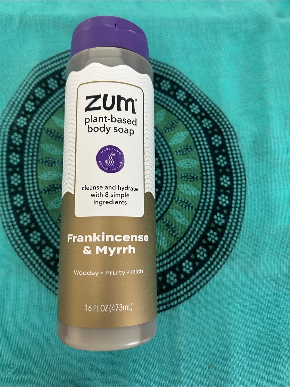 ZUM Frankincense & Myrrh Plant-Based Body Soap - Purple Cap - Picture 3 of 5